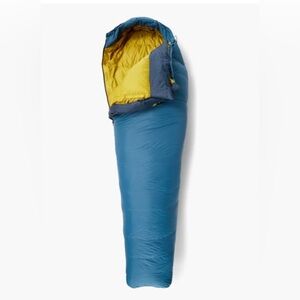 REI Cosmic 20 Sleeping Bag - Men's EUC SHORT